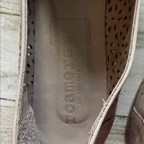 Tan Cray Leather Perforated Flats - Picture 2 of 12